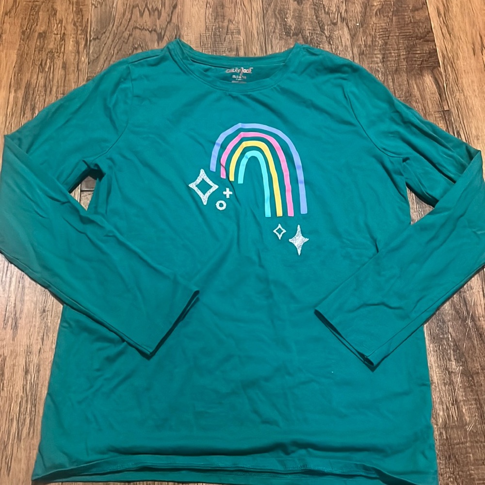 😇3/$15 or listed price Girls long sleeve rainbow shirt 🌈